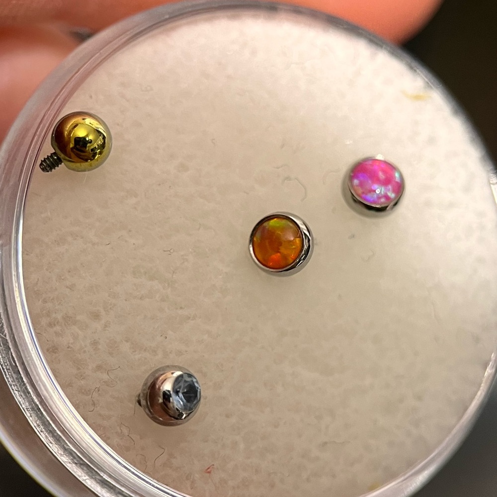 Anatometal TI Threaded Ends 18/16 gauge - Picture 17 of 17